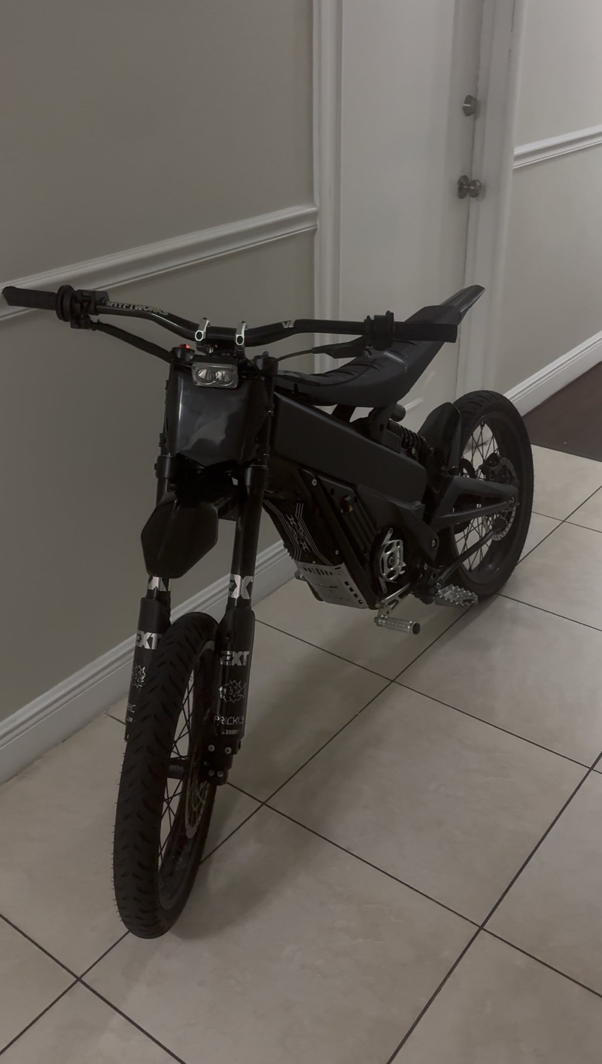 Glossy motocutz style plate