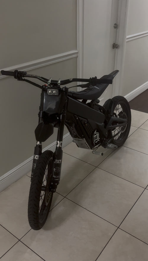 Glossy motocutz style plate